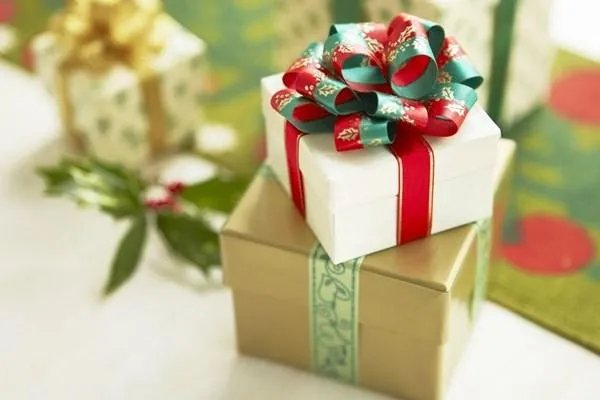 班长给全班人买奶茶，你的班长都做过啥让你开心的事？