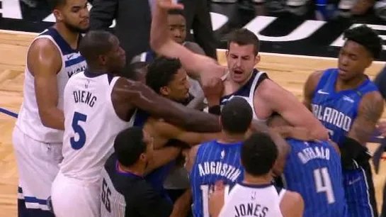 阿弗拉罗因拳击对手将被禁赛两场是真的吗?