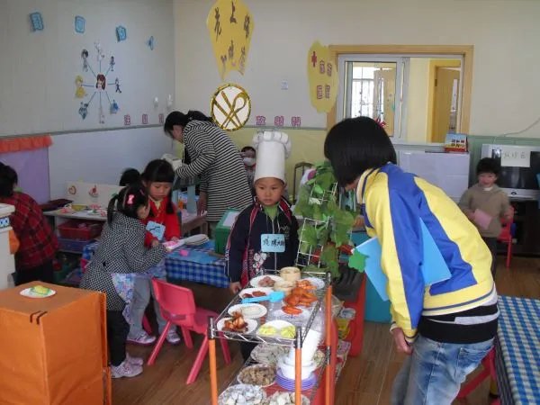 3岁女童身上现29处针眼,如何保障孩子在幼儿园的安全?