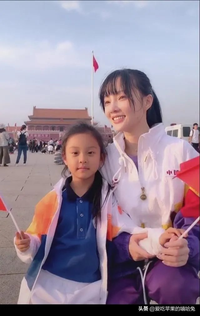 李小璐淘宝店日销10万,为何明星从“带货”转“卖货”?