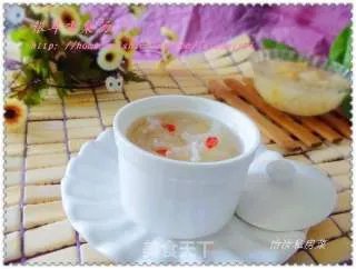 【养生汤煲】 银耳雪梨汤