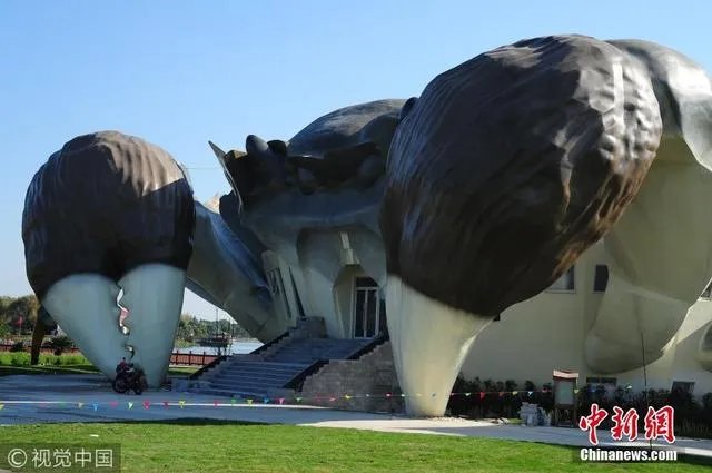 如何评价苏州螃蟹建筑呢?