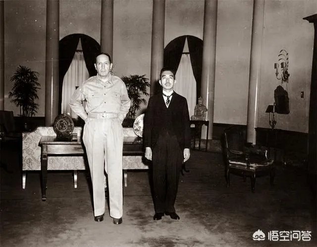 如果福特号核动力航母全副武装穿越到恐龙时代,可以打败恐龙吗?