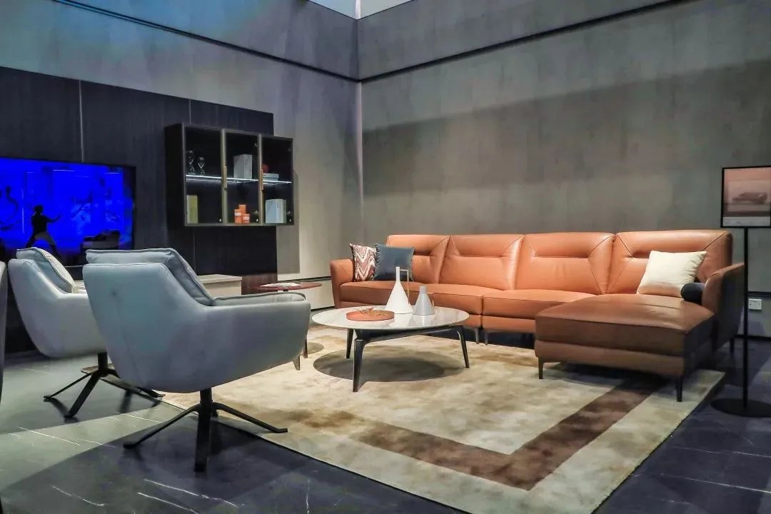 顾家工艺上海展亮相,37年匠心坚持,用极简设计定义极致舒适生活!