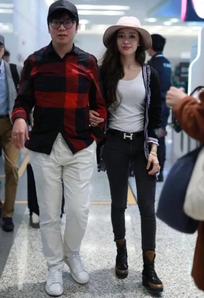 郎朗妻子产后素颜现身,她的形象如何?