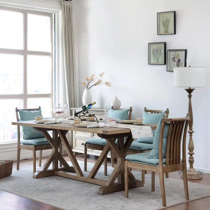 餐桌布置得高端优雅，在家也能办个小年会！