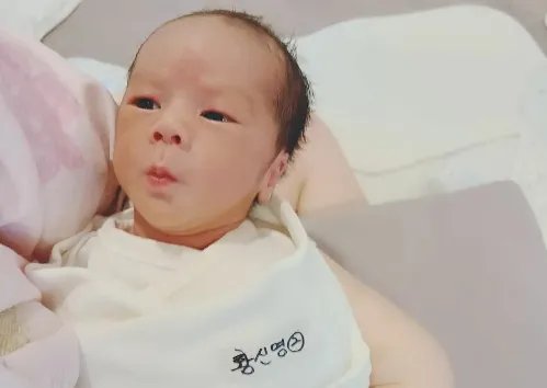 29岁韩女星黄申英诞下三胞胎，孩子脸还没巴掌大，孩子的身体状况如何？