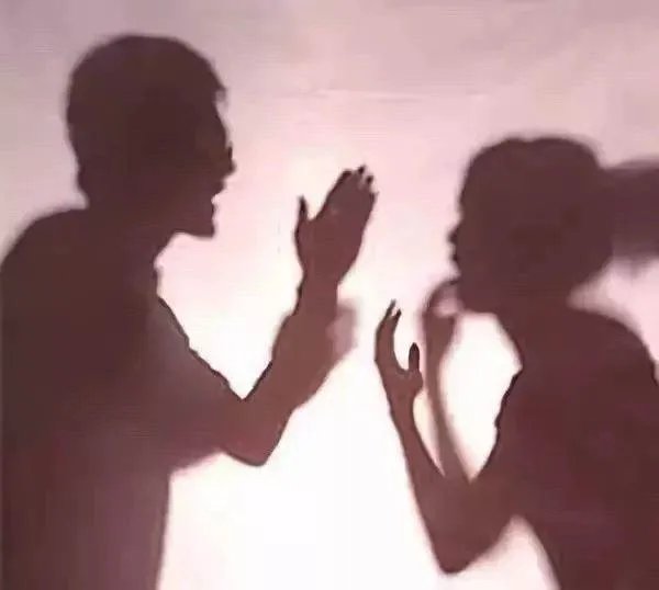 夫妻吵架丈夫欲将孩子扔下桥,该丈夫为何这么做?