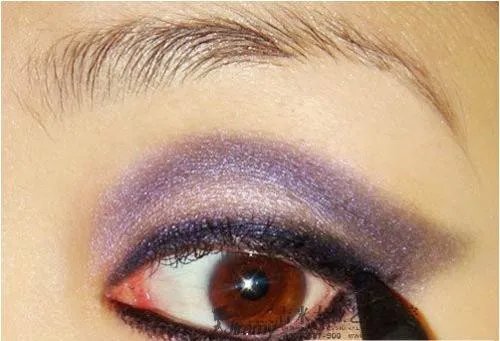 烟熏妆的画法介绍 画烟熏妆有哪些注意事项