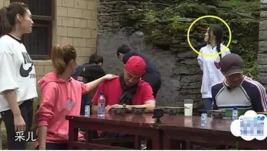 邓伦结婚了吗老婆叫什么名字婚纱照 邓伦女朋友是谁自爆喜欢李沁