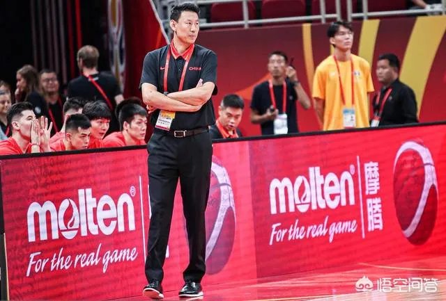 有人说男篮惜败波兰不怪周琦,责任在李楠,周琦不应该被骂的一无是处!你怎么看呢?