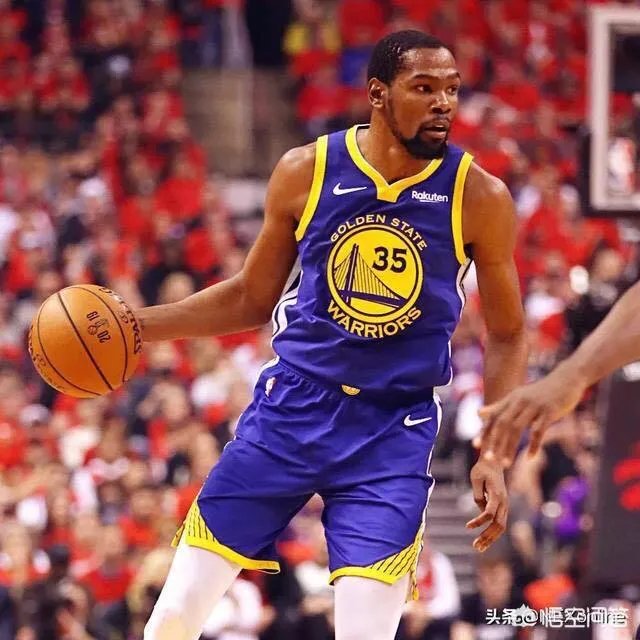 杜兰特G5带伤复出,高效砍下11分,结果第二节再次受伤,对此你怎么看?