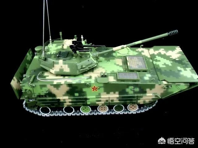 中国05式两栖步战车在海里时是否可以开炮？性能怎么样？