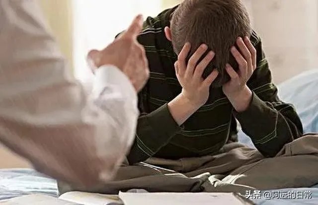 老公很懒，从不主动做家务，该不该离婚？