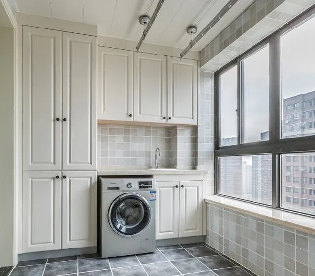 谁说阳台越大越好？实用才是王道！