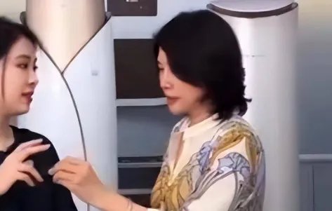 董明珠直播愤怒离场！现场黑脸气场强大，女主播圆场未能救场，发生了啥？