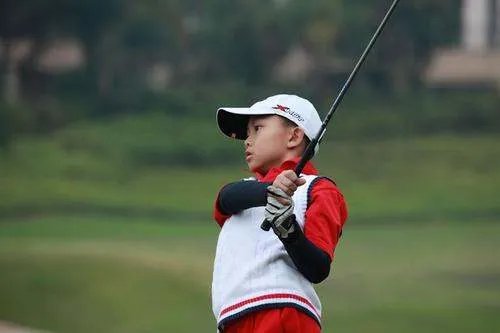 南京大学何宜德