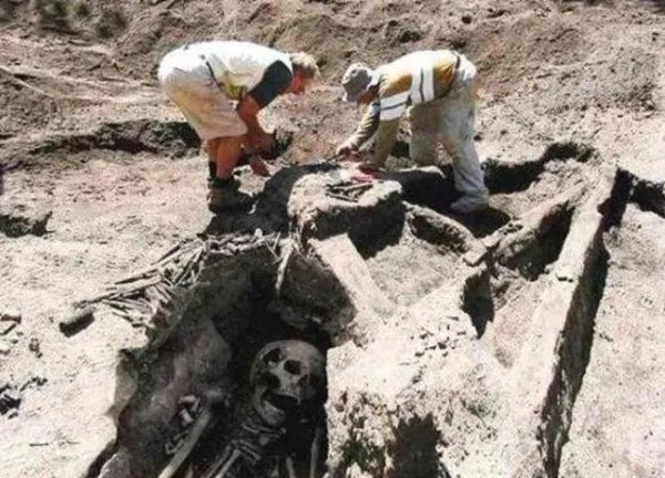 考古发现3大洲都有巨人骸骨，远古巨人真的存在吗？