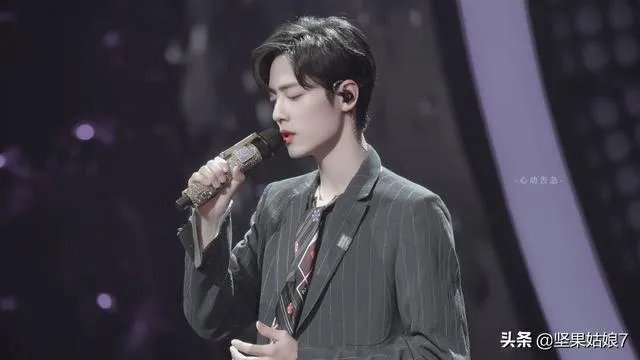 肖战今年可能会参加哪个卫视的跨年演唱会，为什么？