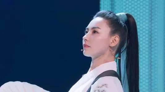 张柏芝晒型男背影照,疑似曝光三胎生父,你觉得是吗?