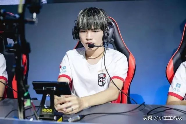 2019年kpl转会期成上单“公墓”,Hero双边集体挂牌,AG秋季赛首发边路曝光,你怎么看?