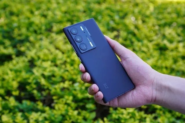 【必买】高性价比还保值,四款大牌旗舰级手机推荐