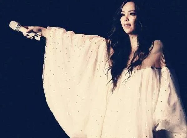 听海哭的声音是什么歌的歌词?