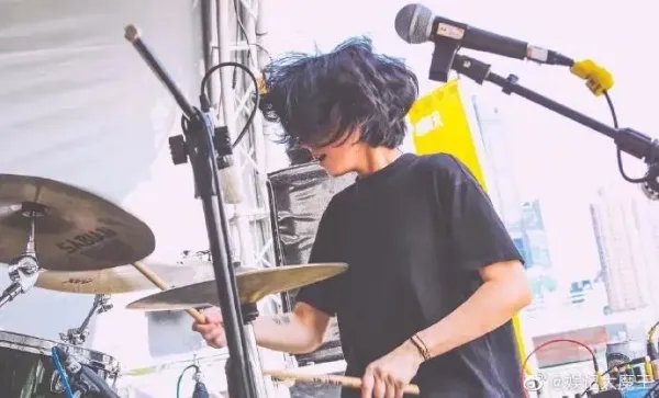 知名乐队鼓手蔡忆凡去世,她在乐坛是个怎样的人?