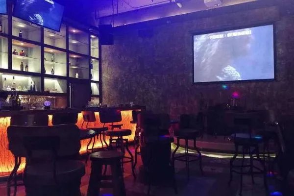 广州十大酒吧,苏荷酒吧上榜CK,vins充满科技感