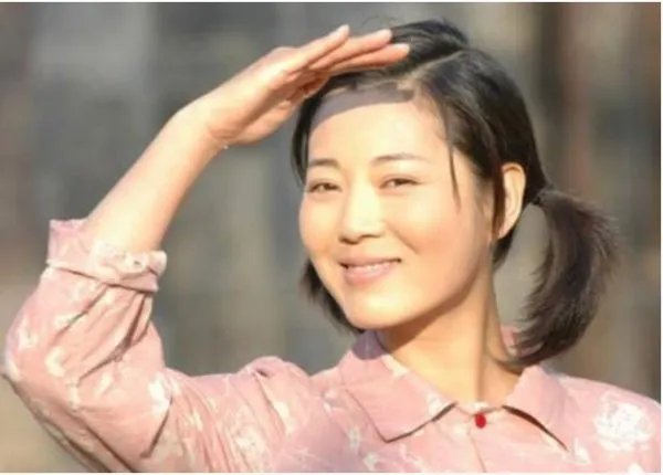 王茜华:演农村剧走红,为拍戏整容200次,今50岁现状如何?