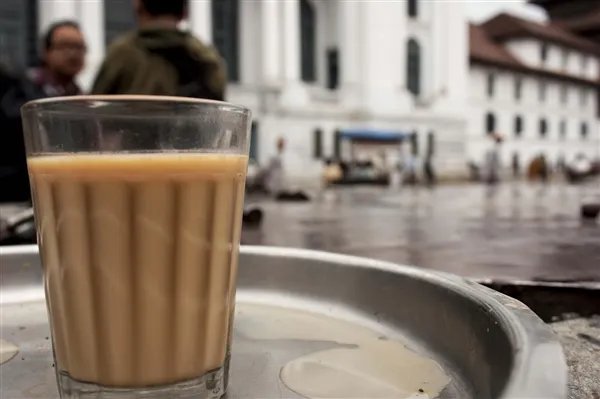 可怕！女子火锅配冰奶茶碱中毒，究竟有多危险？医生能给科普一下吗？