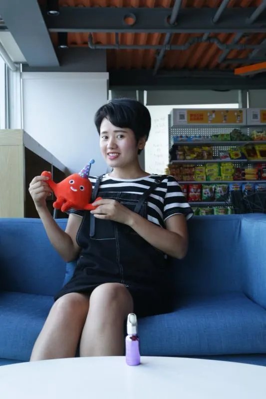 学习化烟熏妆的步骤,清纯优雅的烟熏妆?