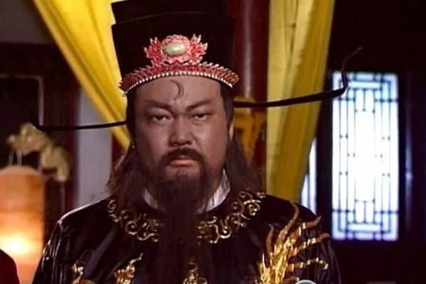 戏剧里的包拯是黑脸而且额头有月牙，为什么？