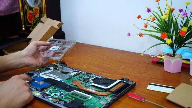 联想y430拆机教程（笔记本电脑拆卸更换固态硬盘）