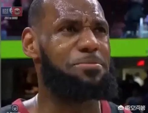 科比发推特慰问波波维奇，小卡为何无任何表示？