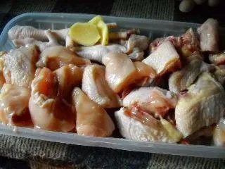 土豆炖鸡汤要如何做，土豆炖鸡汤的做法步骤