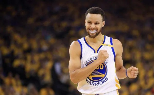 曝库里和勇士讨论提前续约,勇士为何会厚待库里?