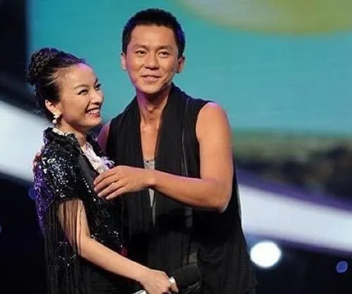 吴昕前男友有几个 吴昕johnny liu分手原因