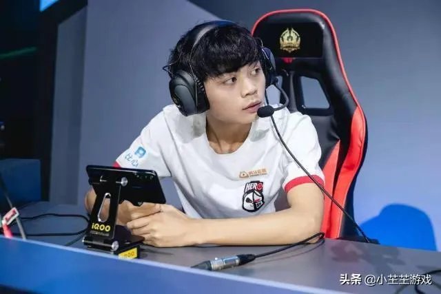 2019年kpl转会期成上单“公墓”,Hero双边集体挂牌,AG秋季赛首发边路曝光,你怎么看?