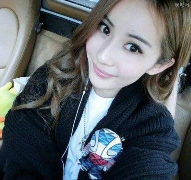 韦雪老公陈平捉奸门事件 网红韦雪的那些事儿