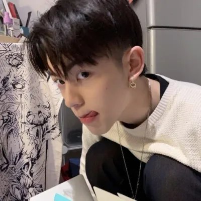 2020男生帅气潮流头像大全