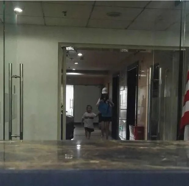 马蓉带儿女学英语是为出国做准备吗?