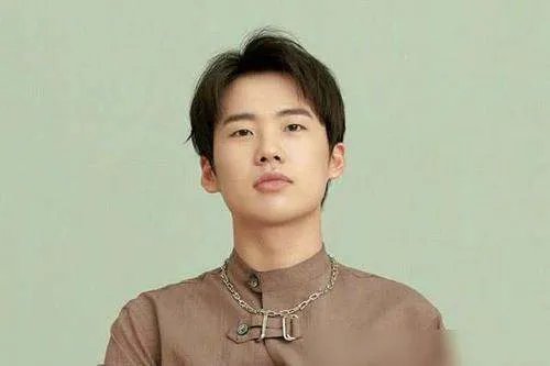 白敬亭想加郭麒麟好友,是因为郭麒麟的人缘很好吗?