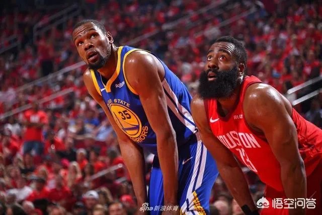 骚操作！勇士老板在赛后晒冠军戒指内涵火箭，球迷吐槽指责其没气度，对此你怎么看？