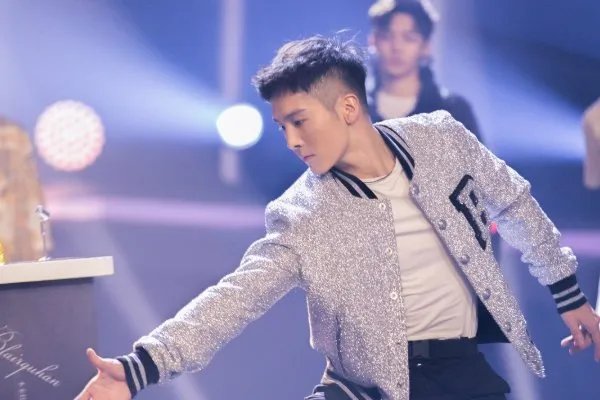 舞台失误在所难免,明星在舞台上失误后应如何挽救?