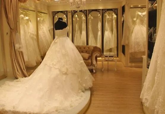 结婚时穿的衣服叫什么 结婚的时候穿的是什么