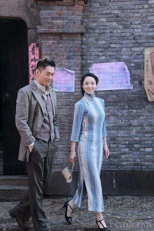 谍战剧《我爷爷和奶奶的故事》讲述了什么？