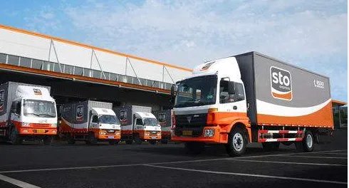 快递员将客户打伤是怎么回事？