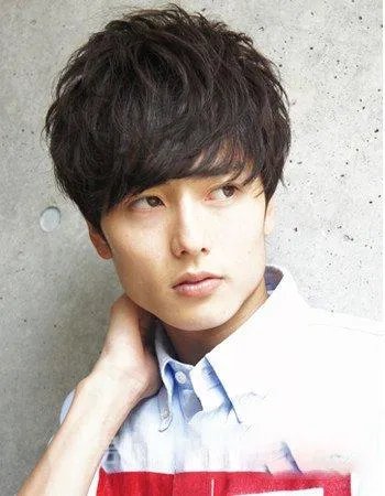 国字脸男士适合留什么发型?