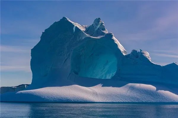 格陵兰冰盖质量损失将破万年纪录，北极夏季无冰，为何冰川消融如此之快？